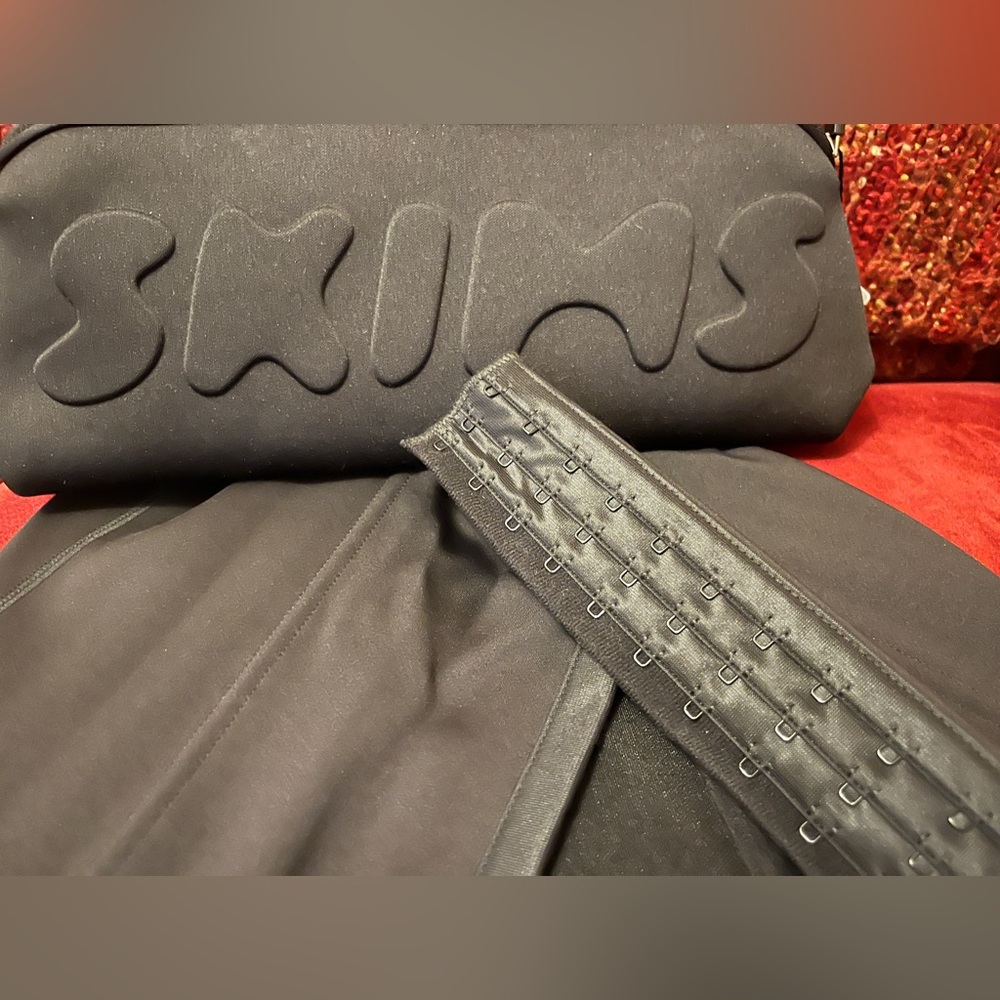 SKIMS waist trainer